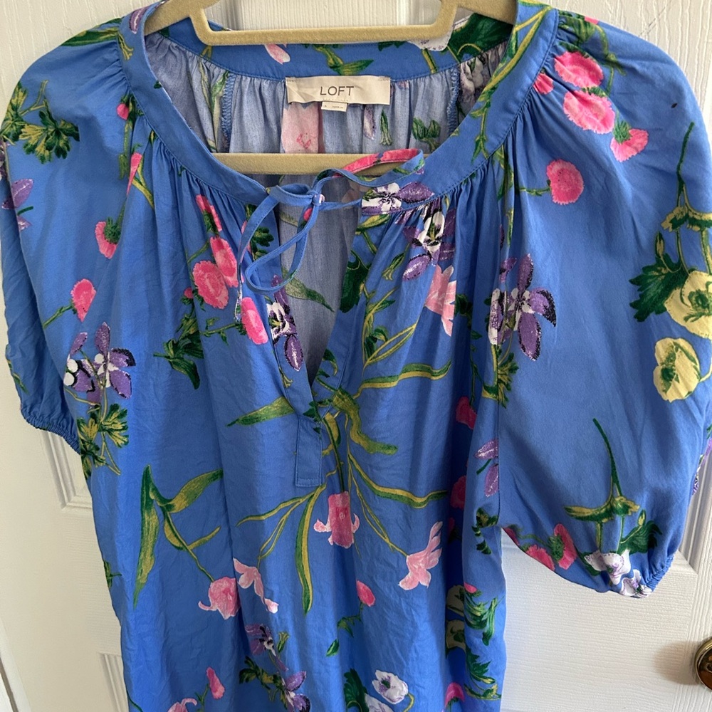 LOFT Blue and Pink Floral Blouse - Picture 3 of 4